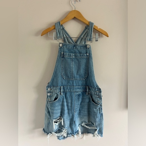 Garage | Overall Shorts – Casual Chic with Character - Picture 1 of 6